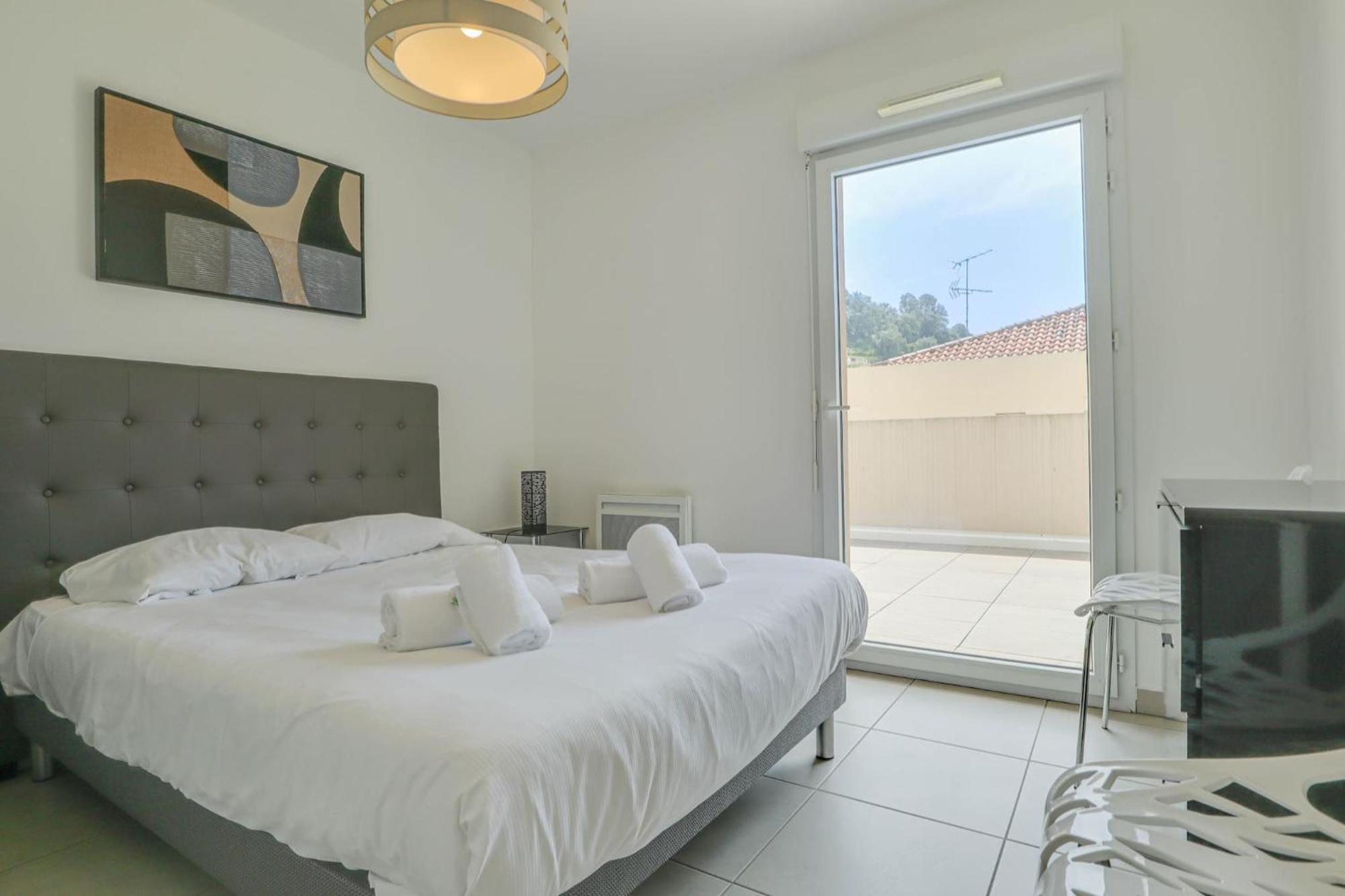 Spacieux Rooftop Parking, Terrasse Ensoleillee Menton Exterior foto