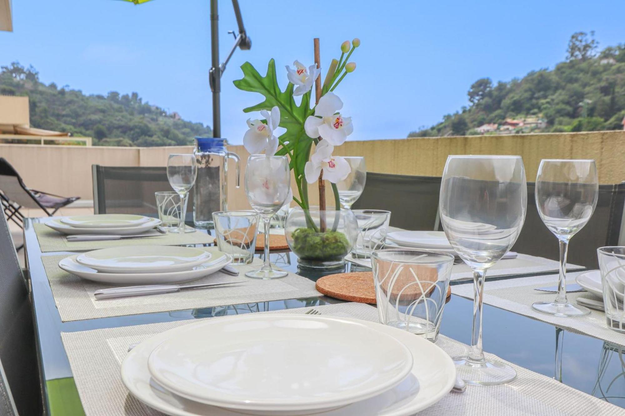 Spacieux Rooftop Parking, Terrasse Ensoleillee Menton Exterior foto