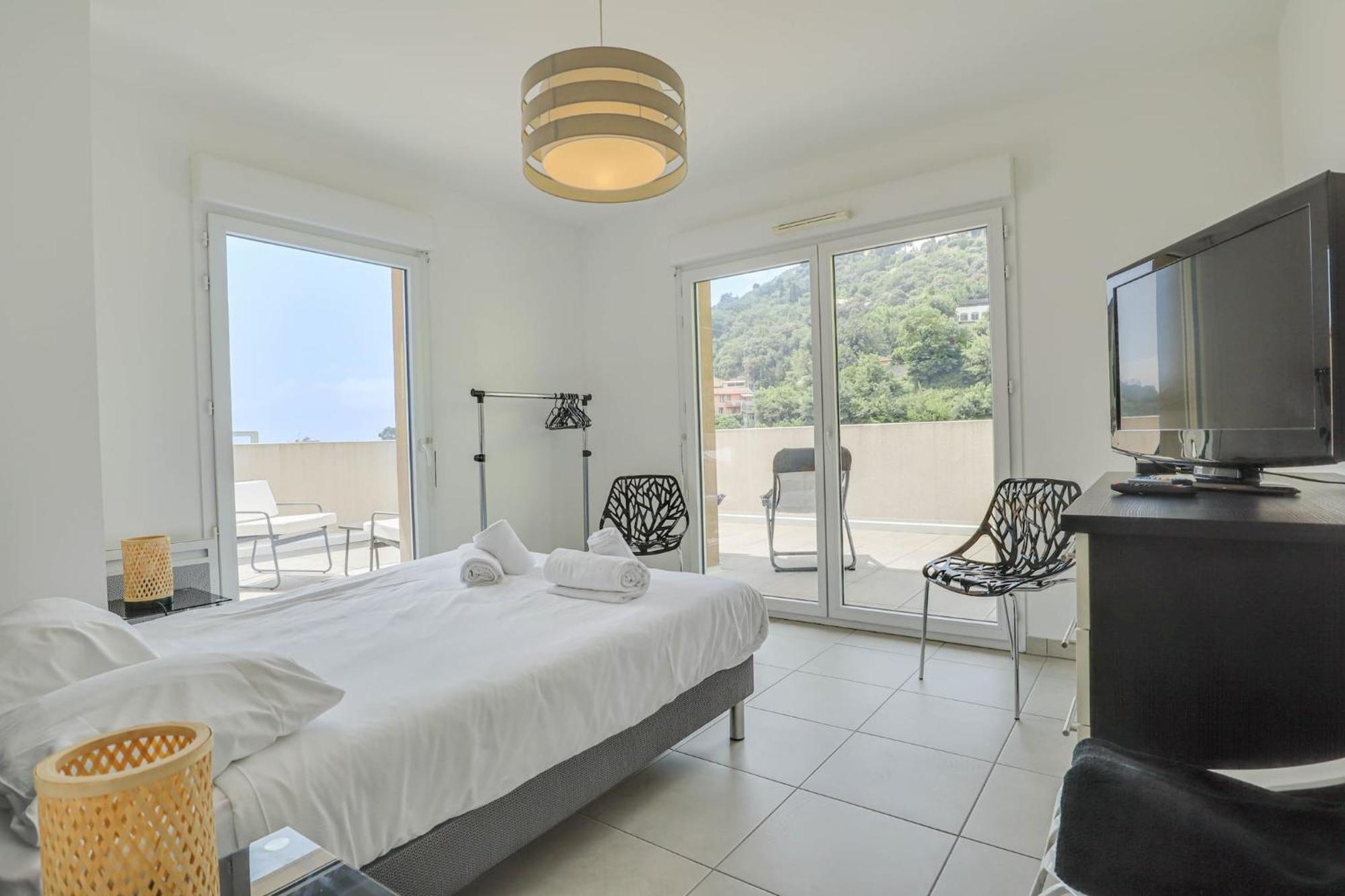 Spacieux Rooftop Parking, Terrasse Ensoleillee Menton Exterior foto