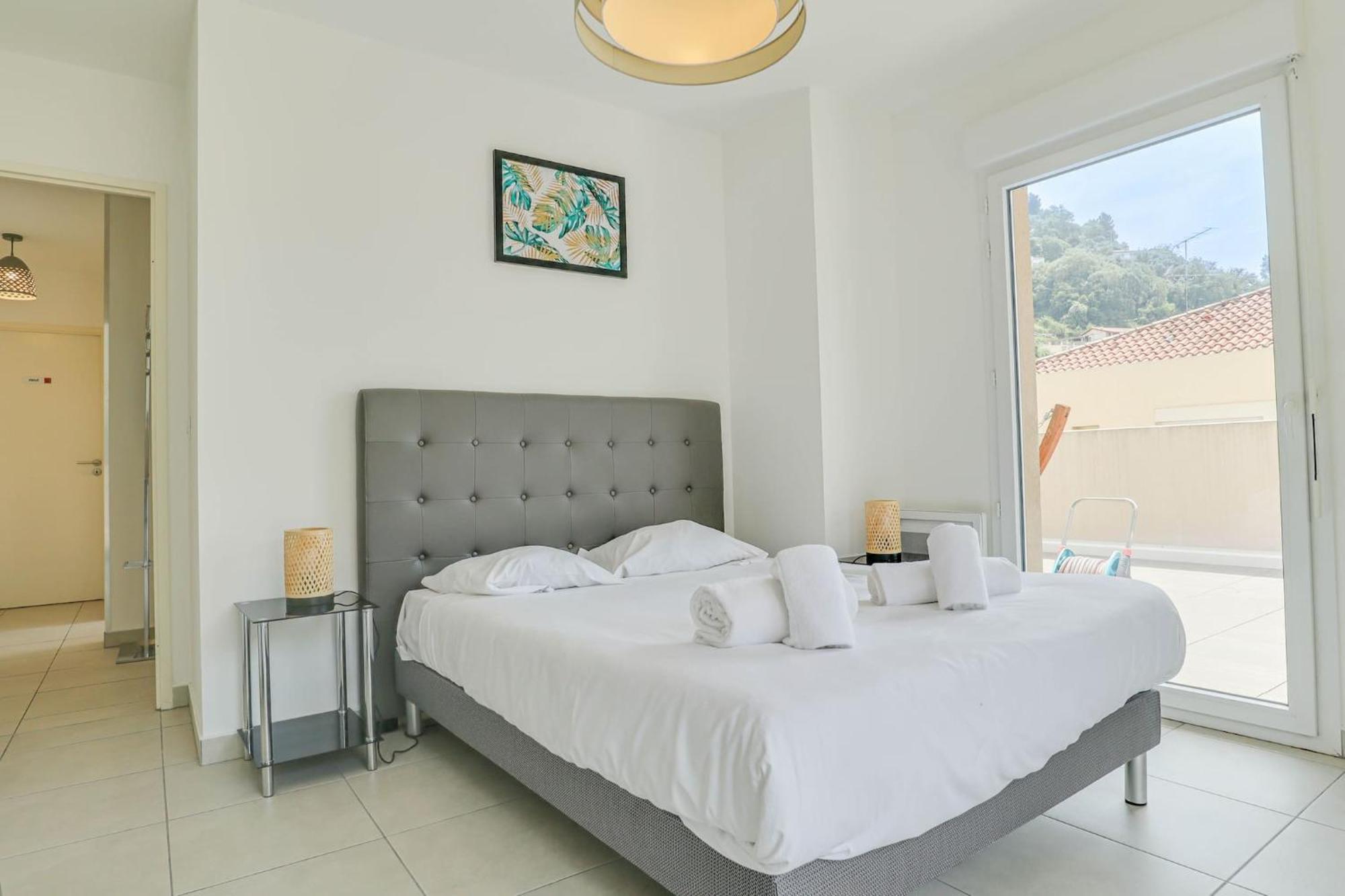 Spacieux Rooftop Parking, Terrasse Ensoleillee Menton Exterior foto