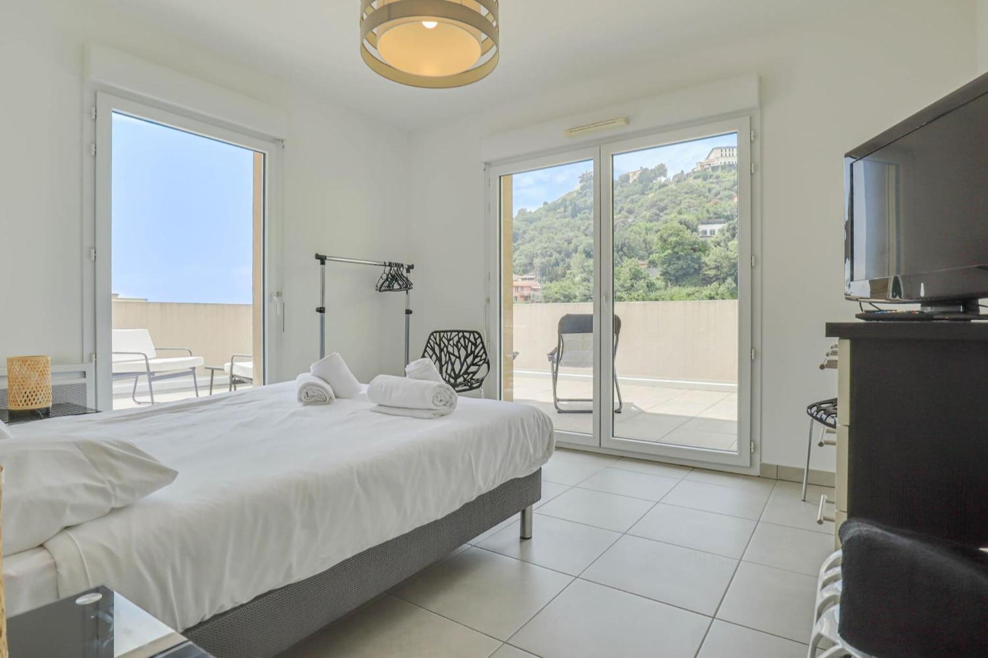 Spacieux Rooftop Parking, Terrasse Ensoleillee Menton Exterior foto